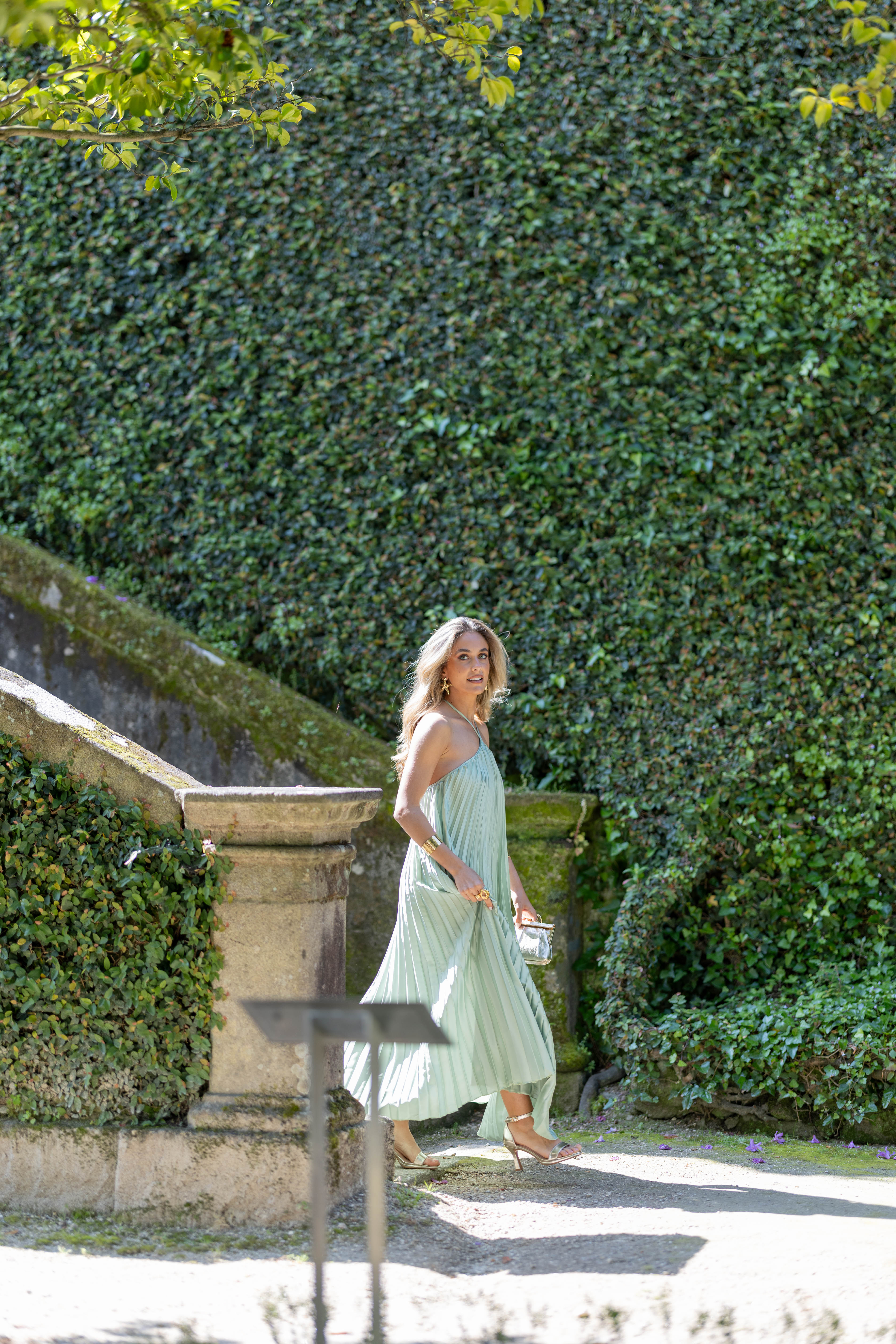 VESTIDO CARMINHO