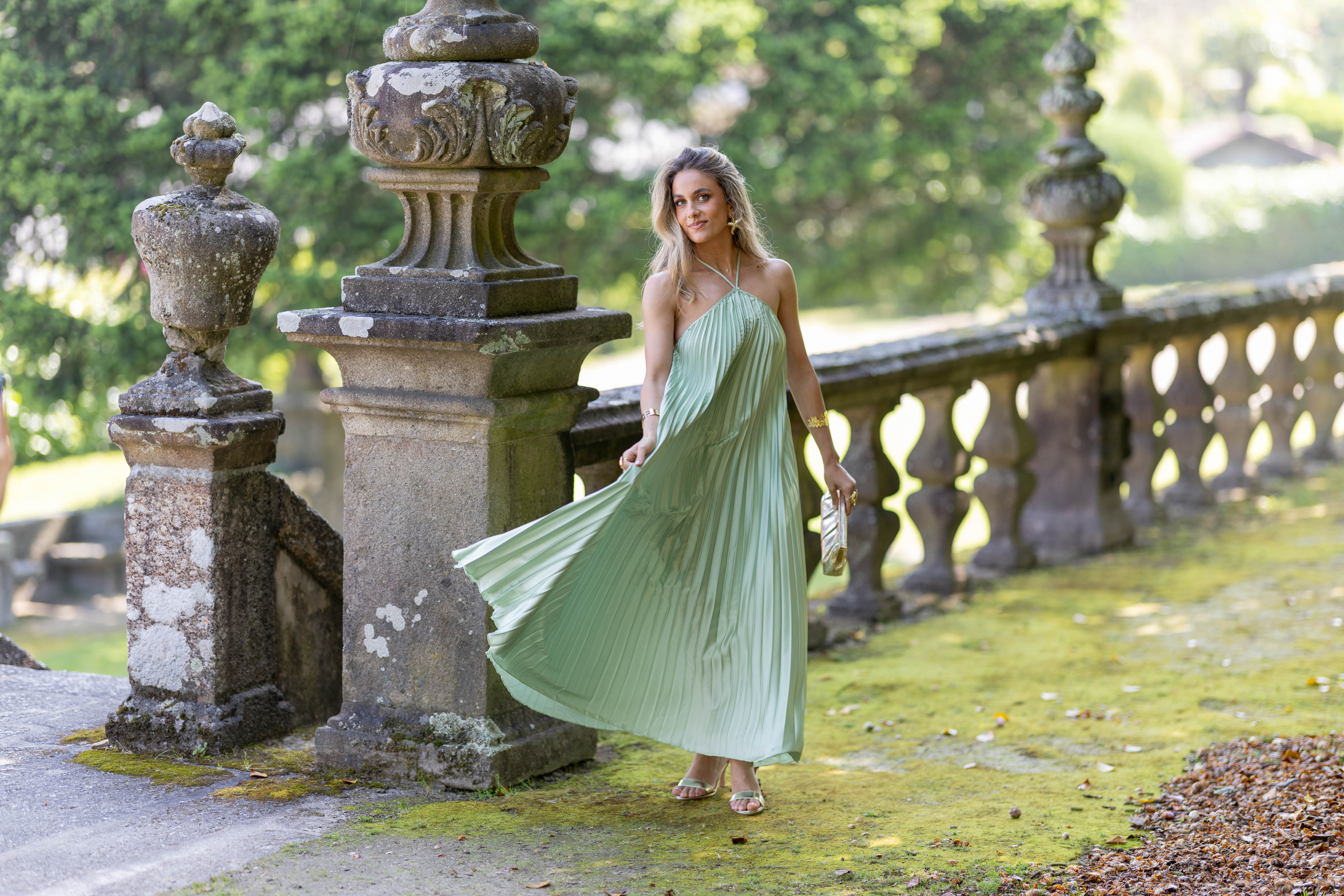 VESTIDO CARMINHO