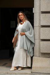 PONCHO LUCRÉCIA