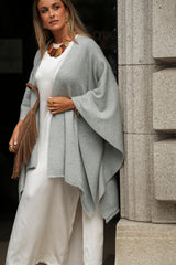 PONCHO LUCRÉCIA