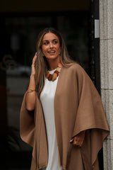 PONCHO LUCRÉCIA