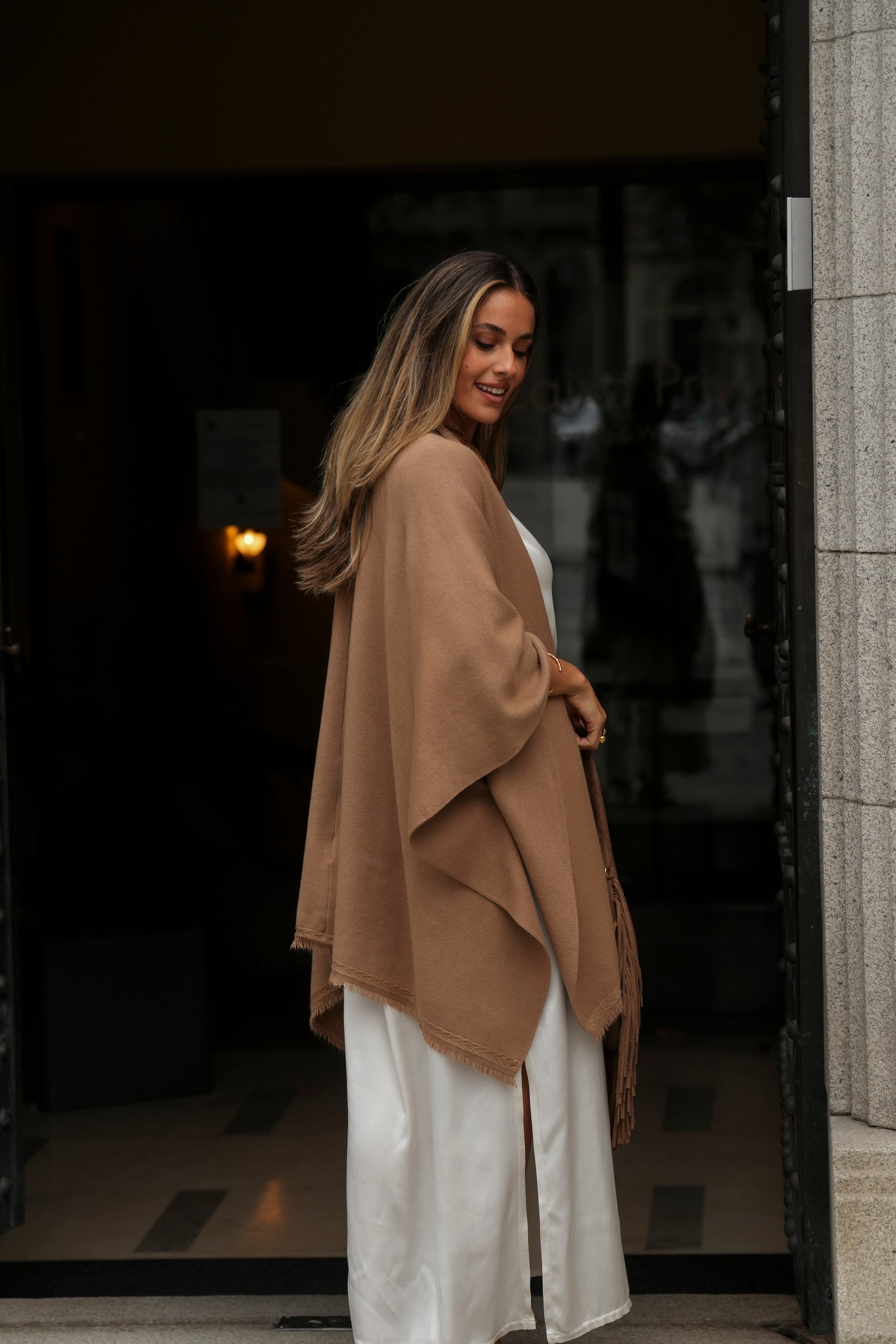 PONCHO LUCRÉCIA