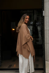 PONCHO LUCRÉCIA