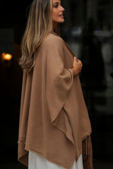 PONCHO LUCRÉCIA