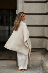 PONCHO LUCRÉCIA
