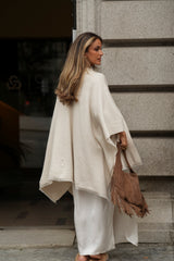 PONCHO LUCRÉCIA