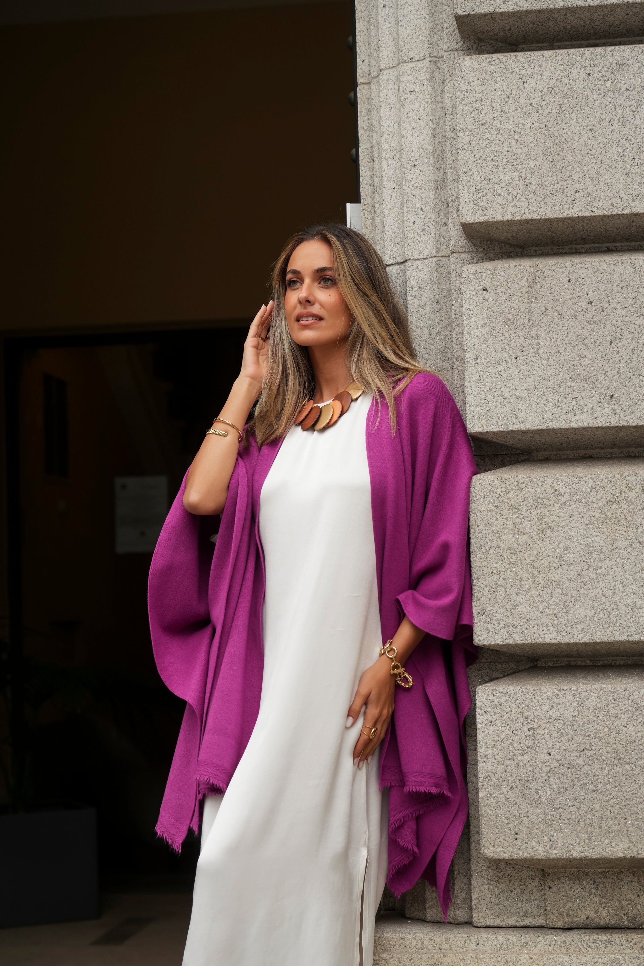 PONCHO LUCRÉCIA