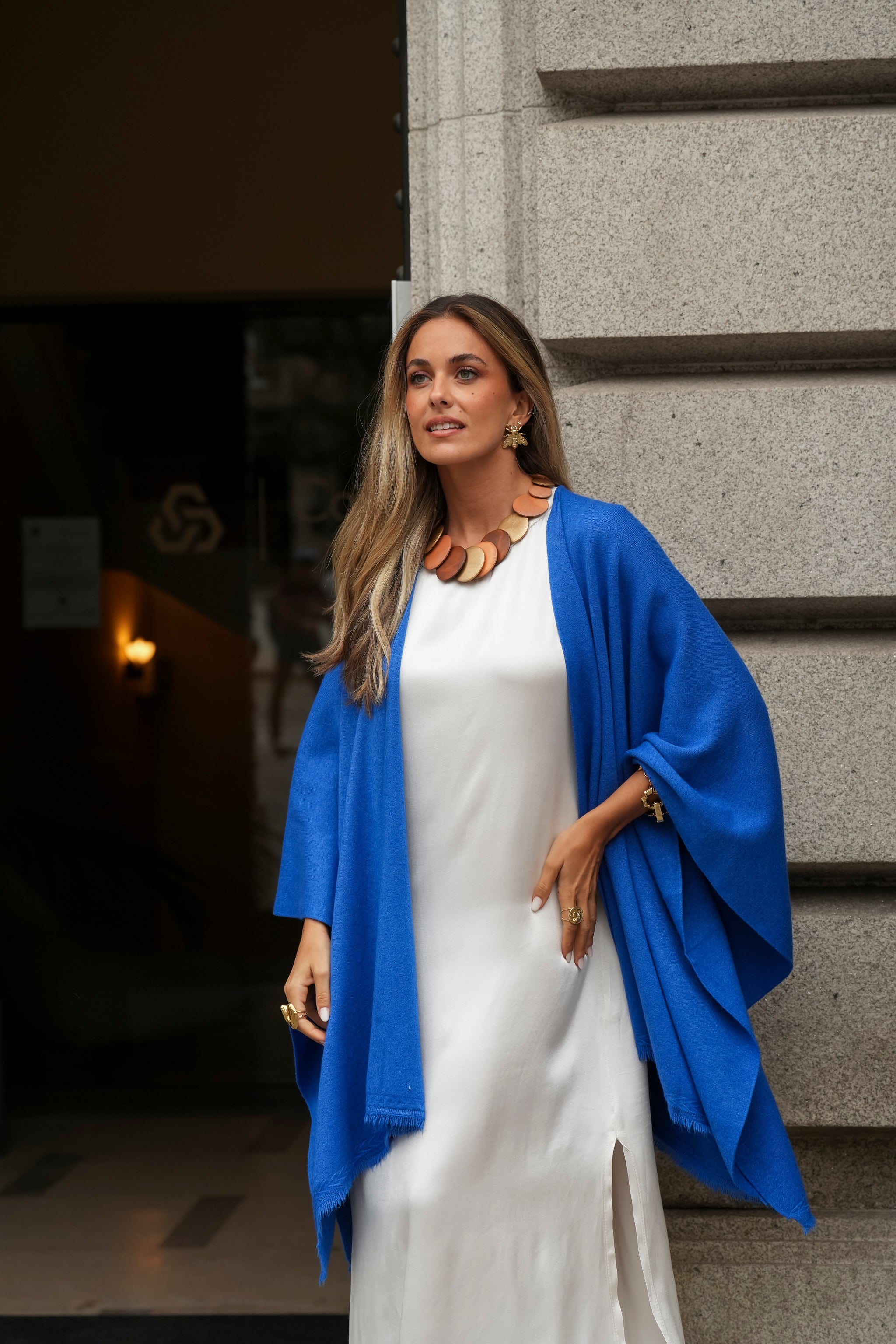 PONCHO LUCRÉCIA