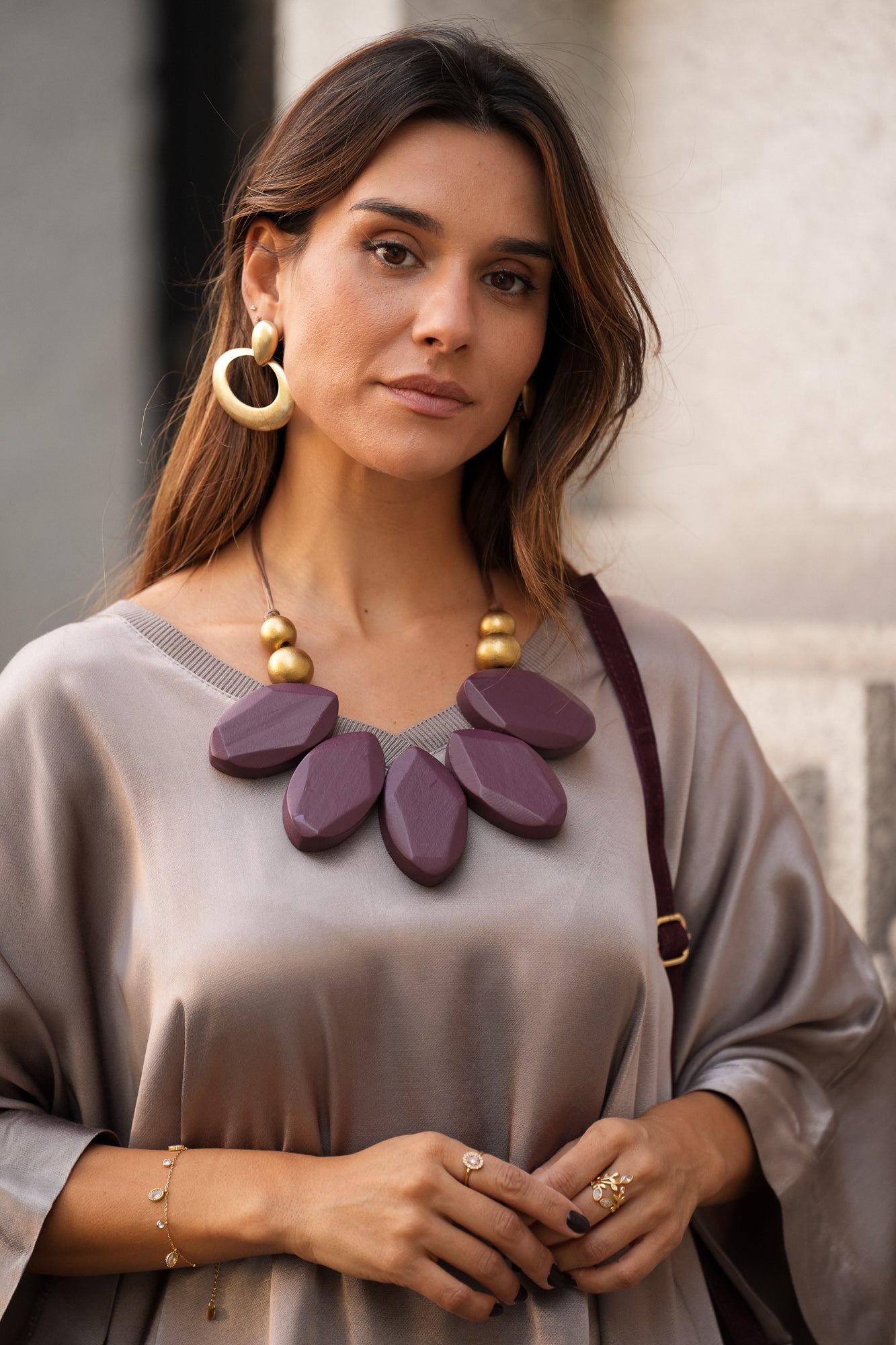 COLAR TERESA BURGUNDY