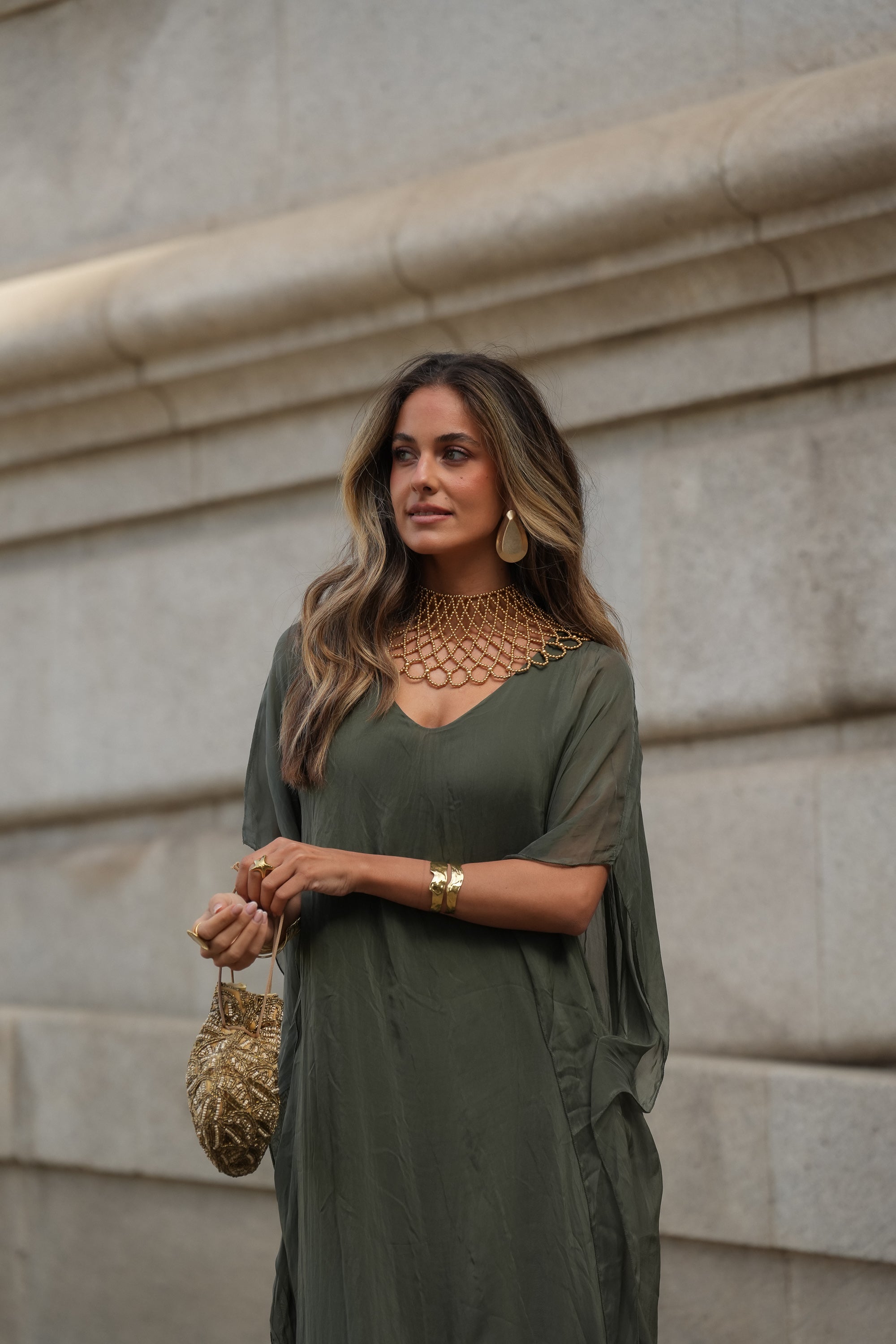 VESTIDO VIOLETA VERDE MILITAR
