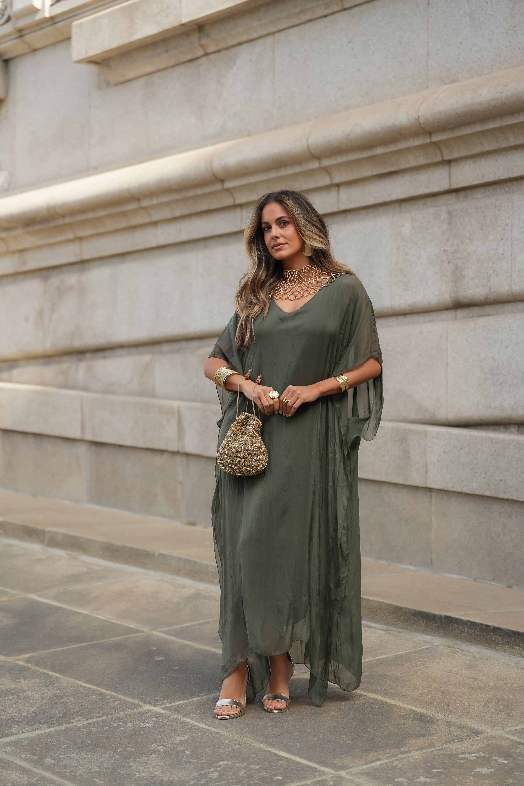 VESTIDO VIOLETA VERDE MILITAR