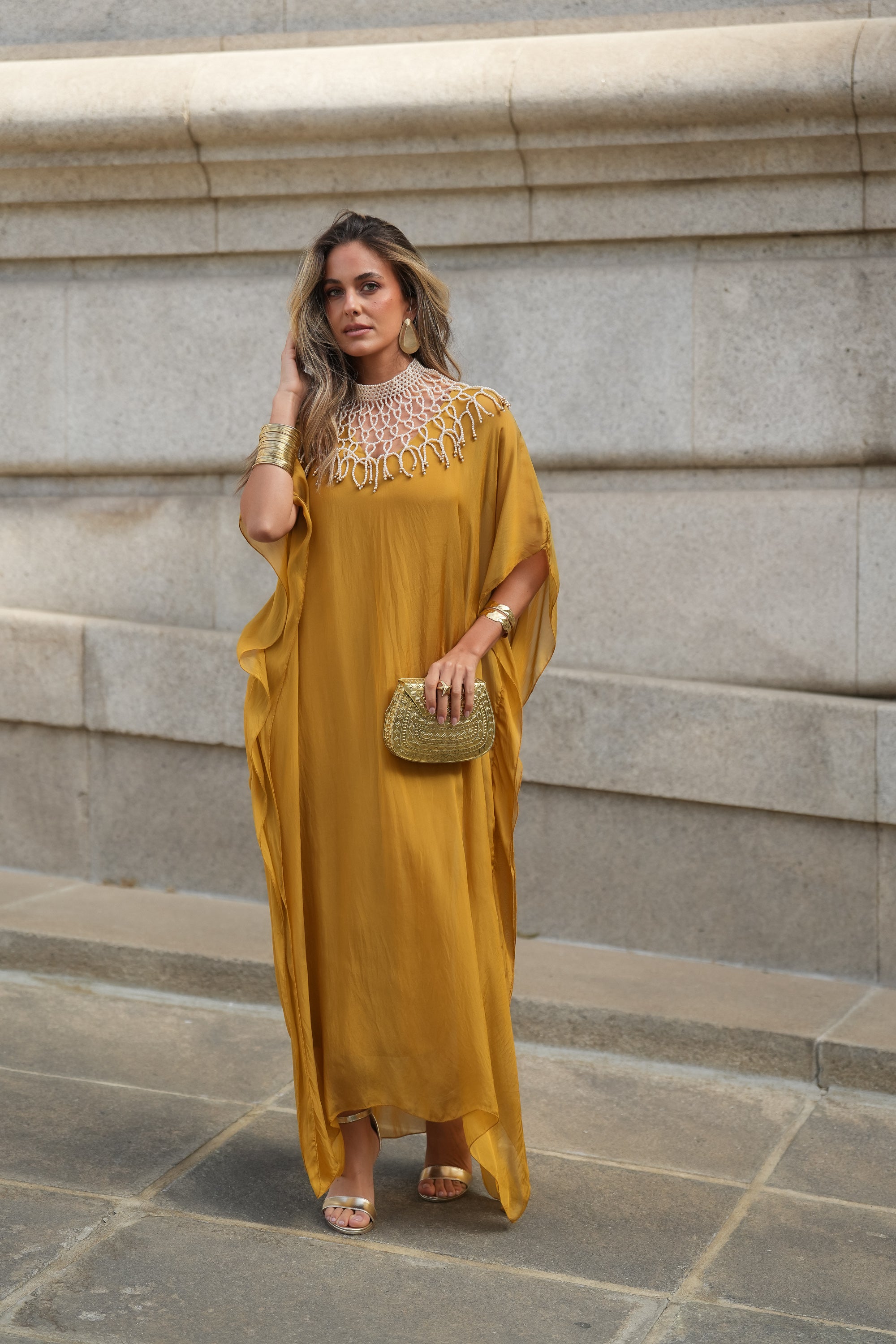 VESTIDO VIOLETA AMARELO MOSTARDA