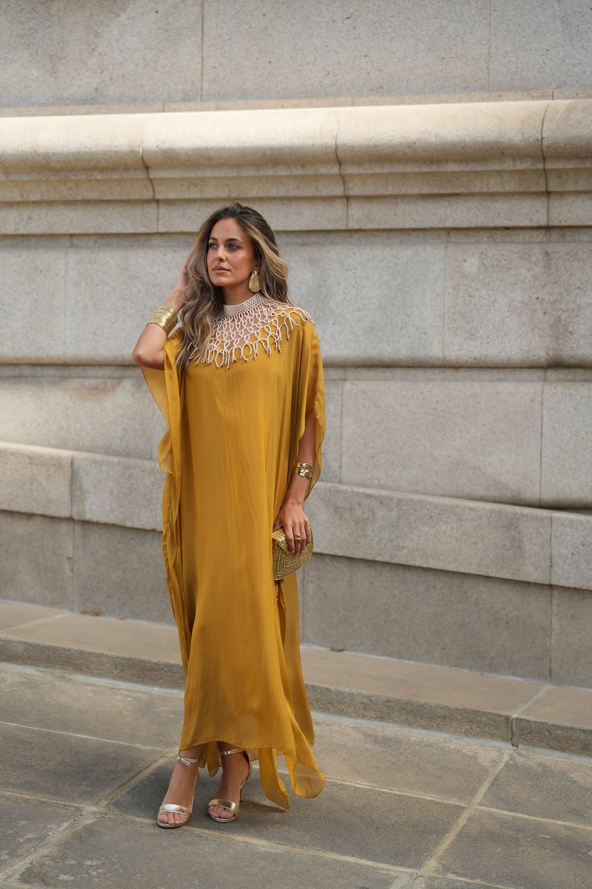 VESTIDO VIOLETA AMARELO MOSTARDA