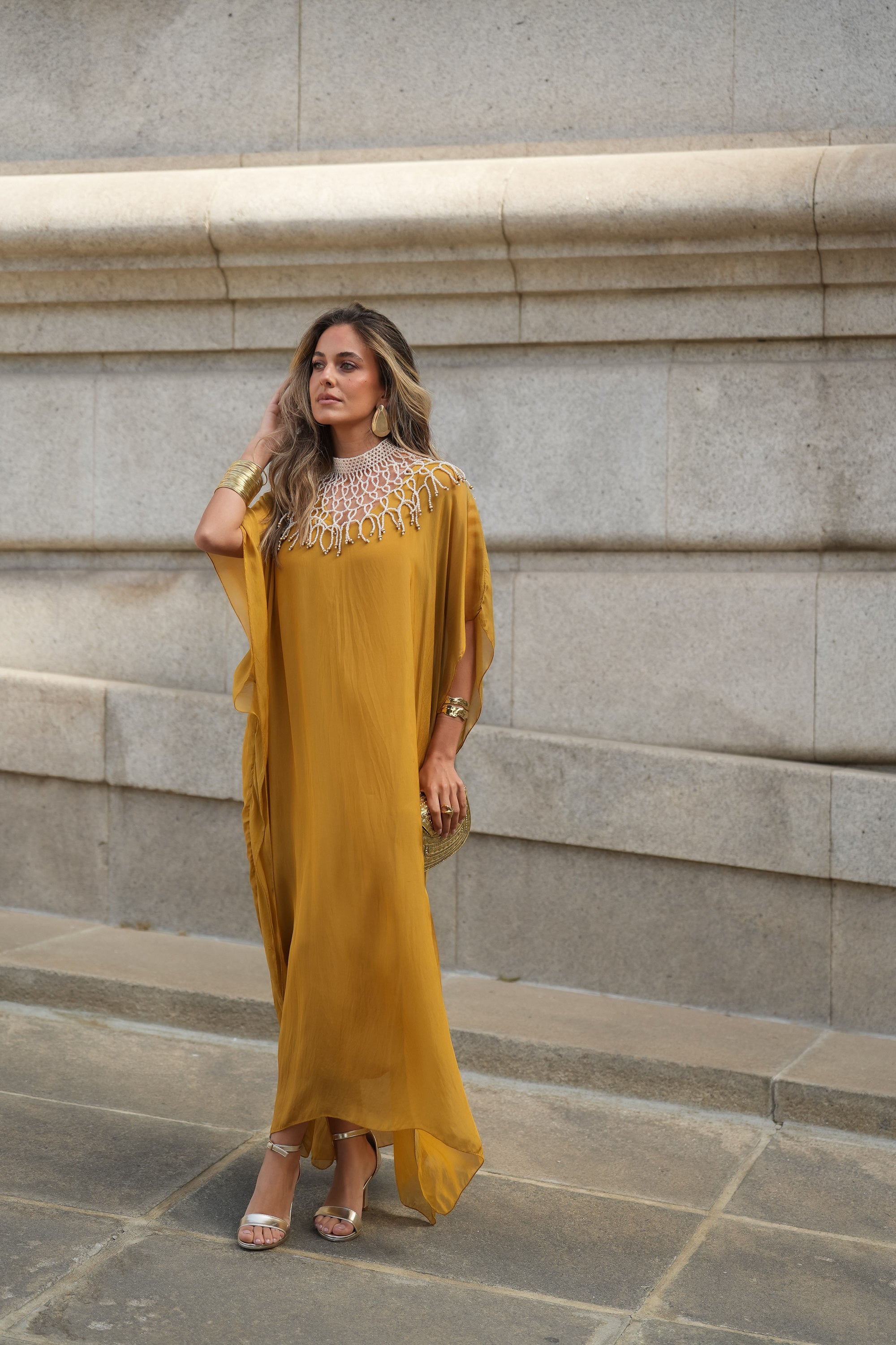 VESTIDO VIOLETA AMARELO MOSTARDA