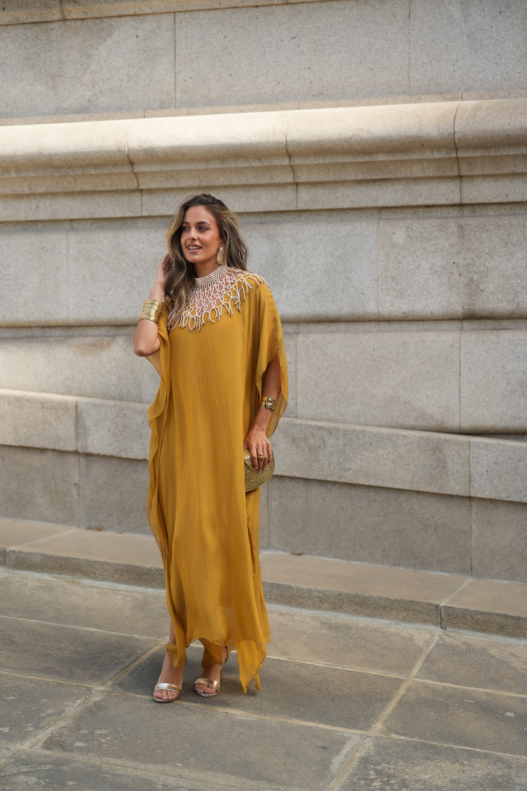 VESTIDO VIOLETA AMARELO MOSTARDA