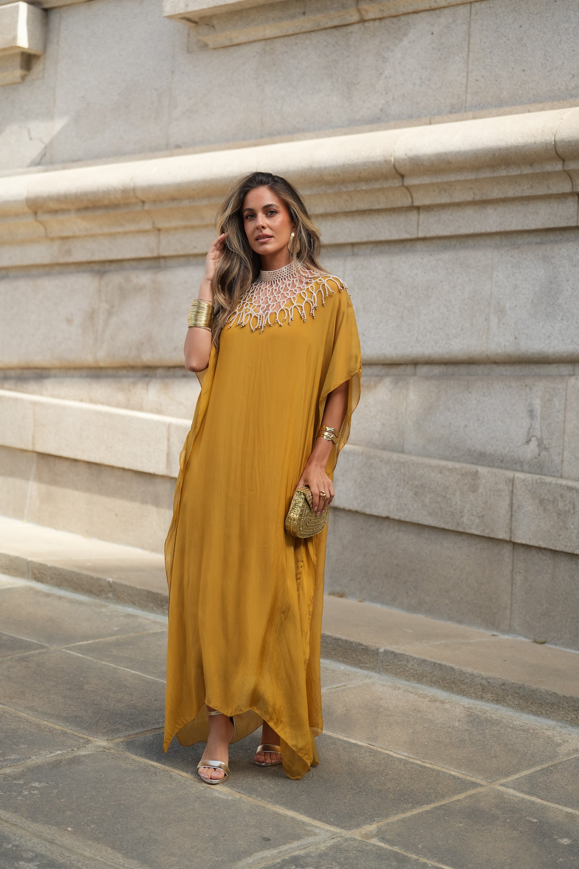 VESTIDO VIOLETA AMARELO MOSTARDA