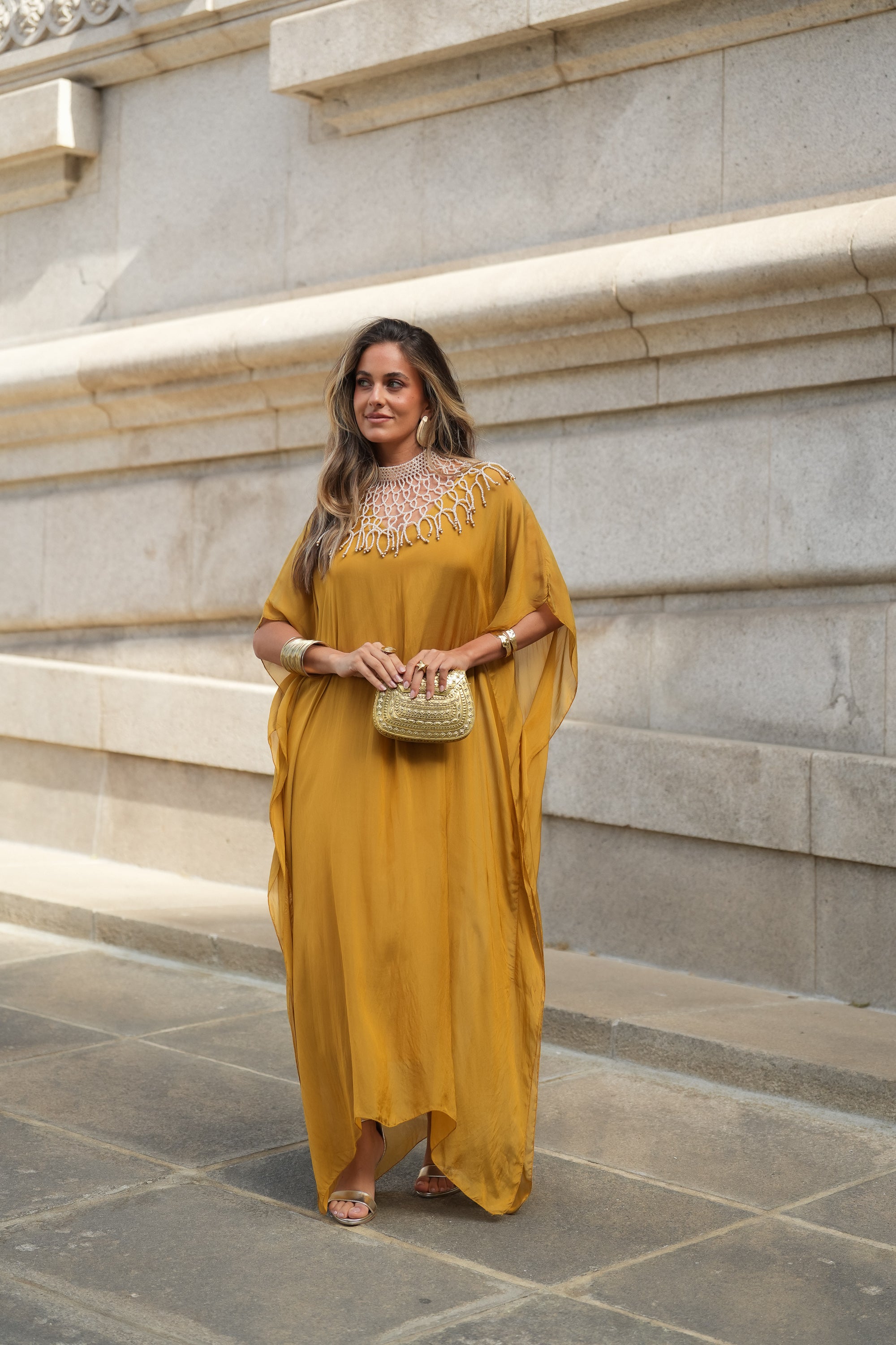 VESTIDO VIOLETA AMARELO MOSTARDA