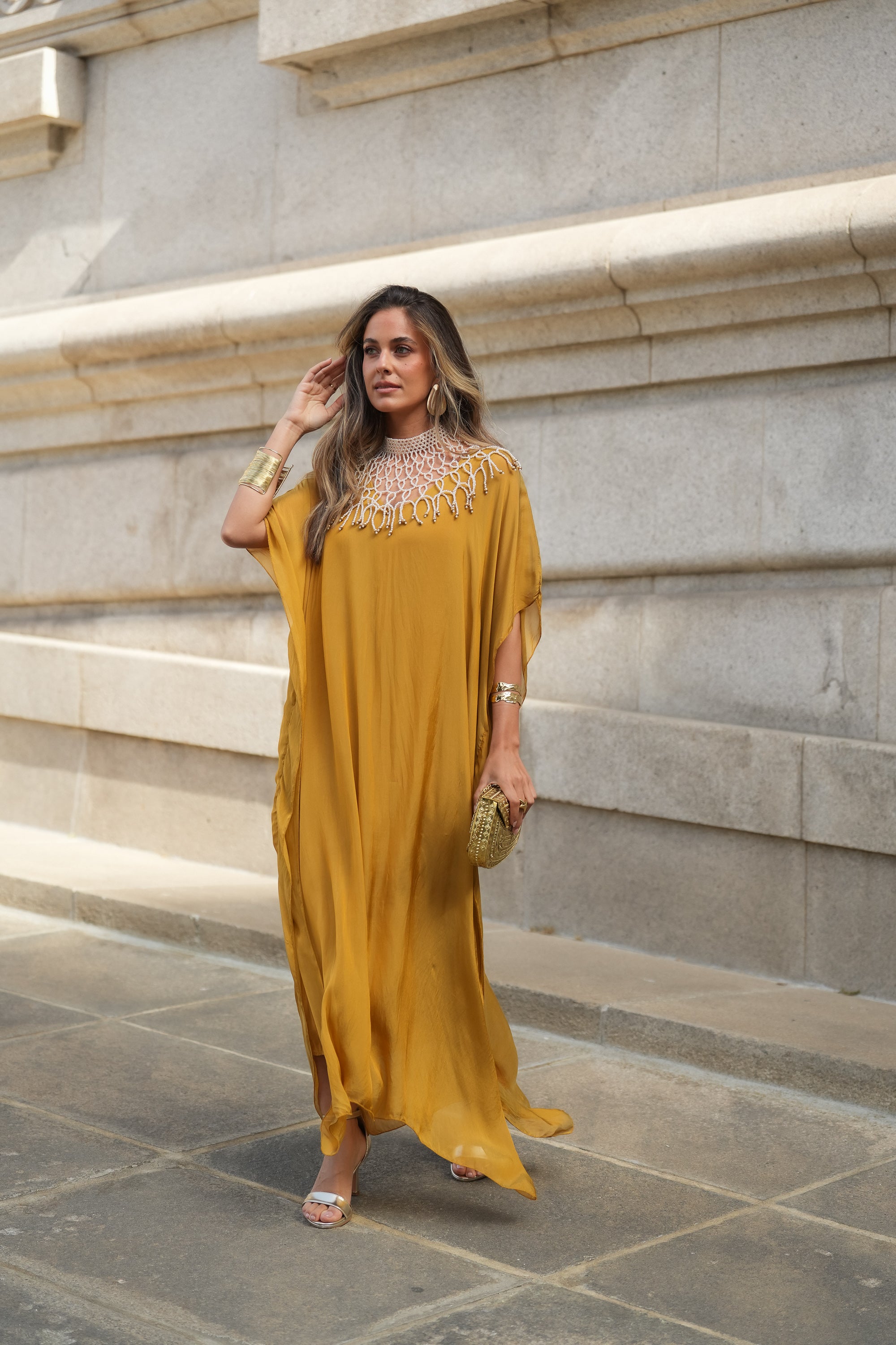 VESTIDO VIOLETA AMARELO MOSTARDA