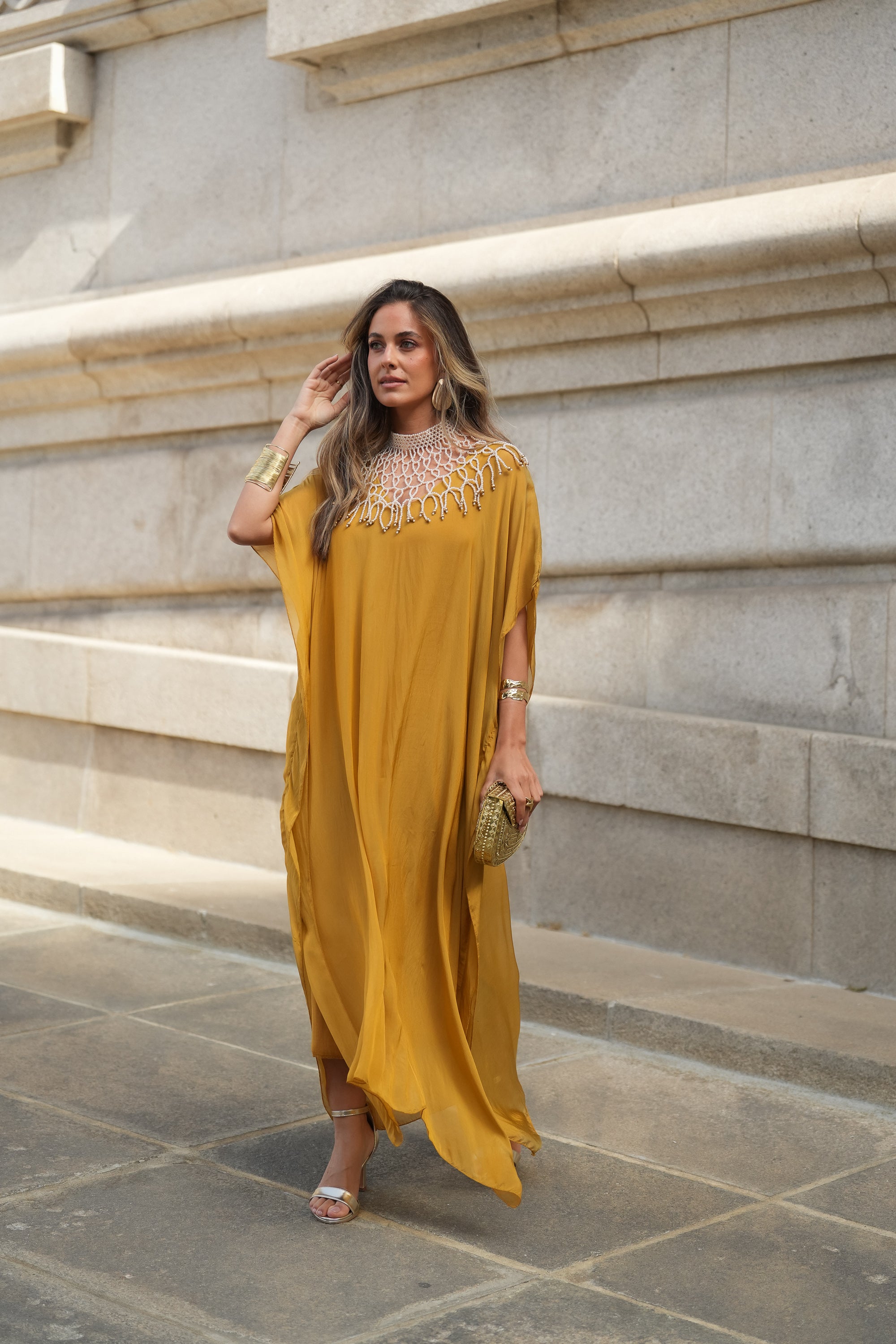 VESTIDO VIOLETA AMARELO MOSTARDA