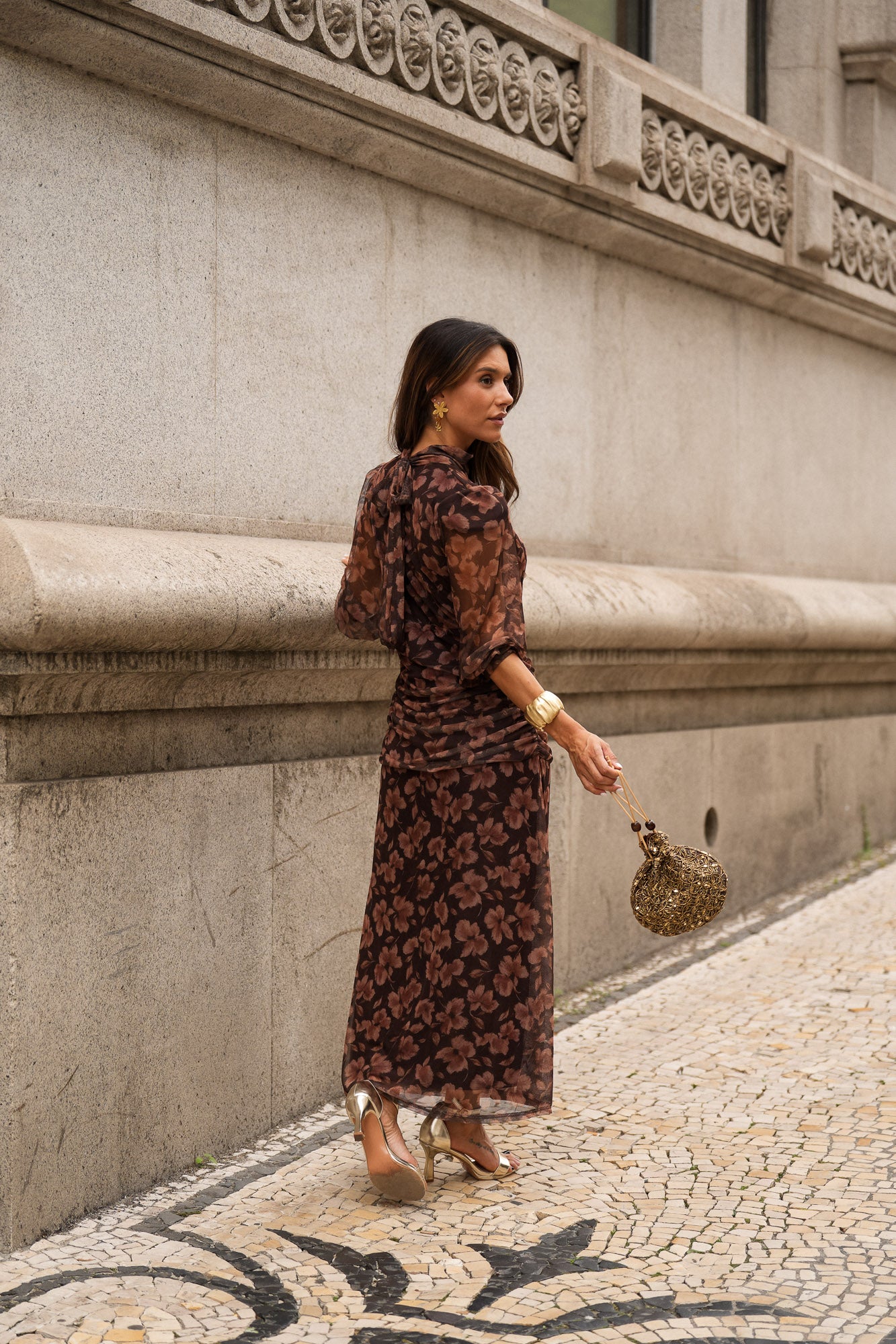 VESTIDO LOUVRE CASTANHO